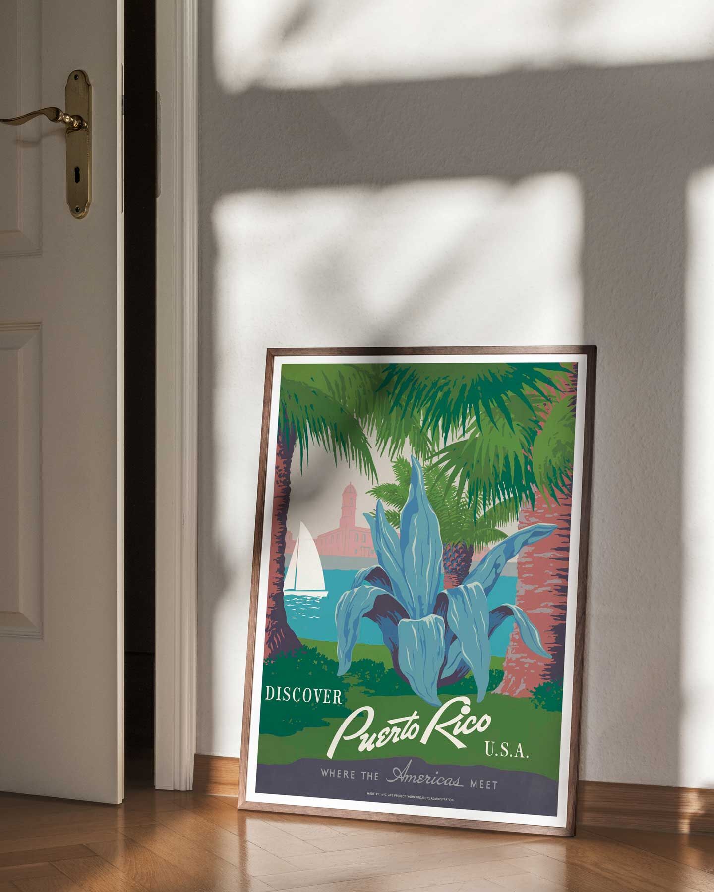 Discover Puerto Rico av Vintage Vista Designs Vintage Vista Designs - Illux Konst shop > Illustration > Vintage Vista Designs